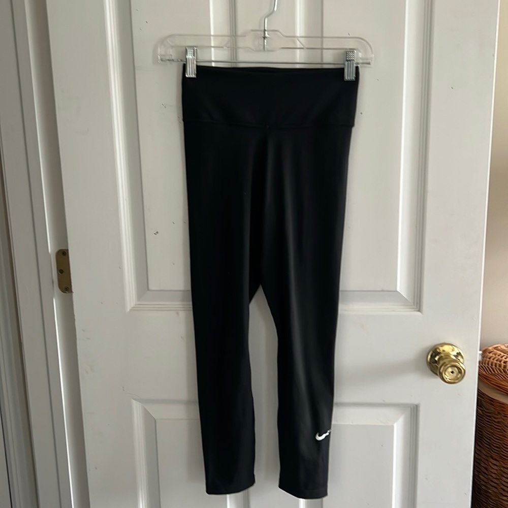 Nike Dri-Fit cropped bottoms